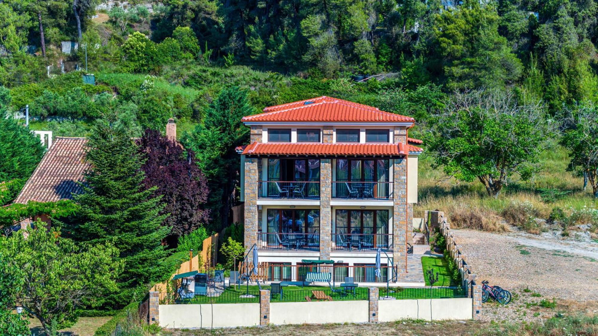 Penelope Luxury Suites Fourka Exterior foto