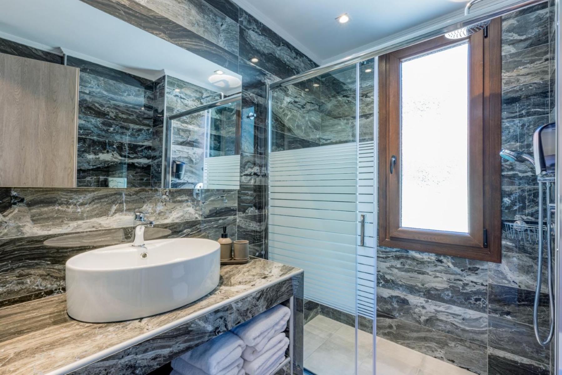 Penelope Luxury Suites Fourka Exterior foto